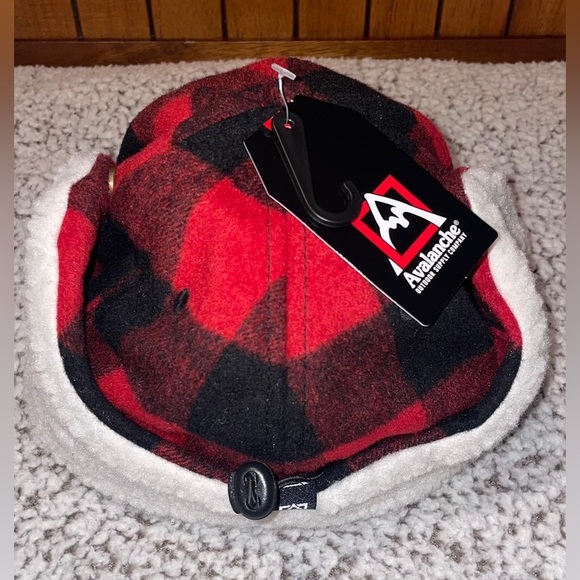 NWT PLAID HAT - Picture 2 of 7